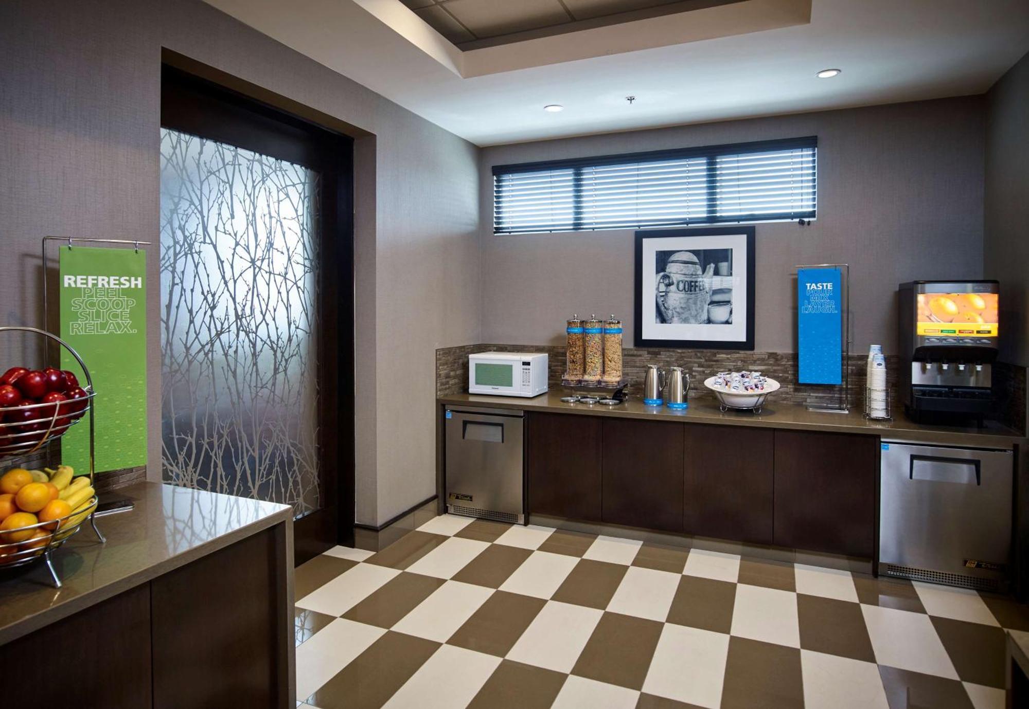 Hampton Inn By Hilton Timmins Esterno foto